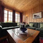 Dom wakacyjny 3-story Near Slopes With Sauna And Views *